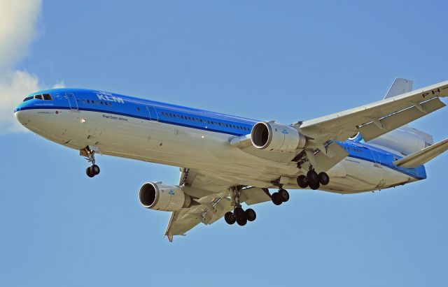 Boeing MD-11 —