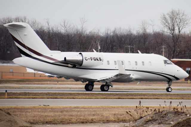 Canadair Challenger (C-FGKS) - Privately owned Bombardier Challenger 605 departing Runway 14 at the Buffalo Niagara International Airport for CYHM