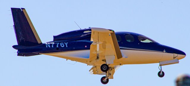 Cirrus Vision SF50 (N776Y)