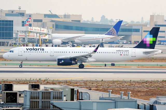 Airbus A321 (XA-VLY)