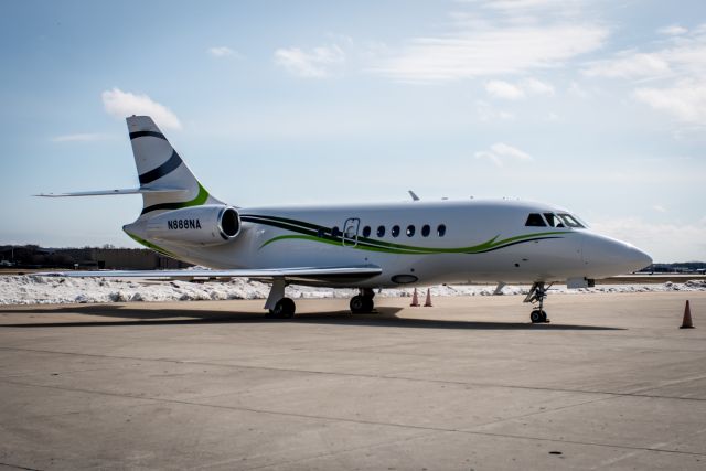 Dassault Falcon 2000 (N888NA)