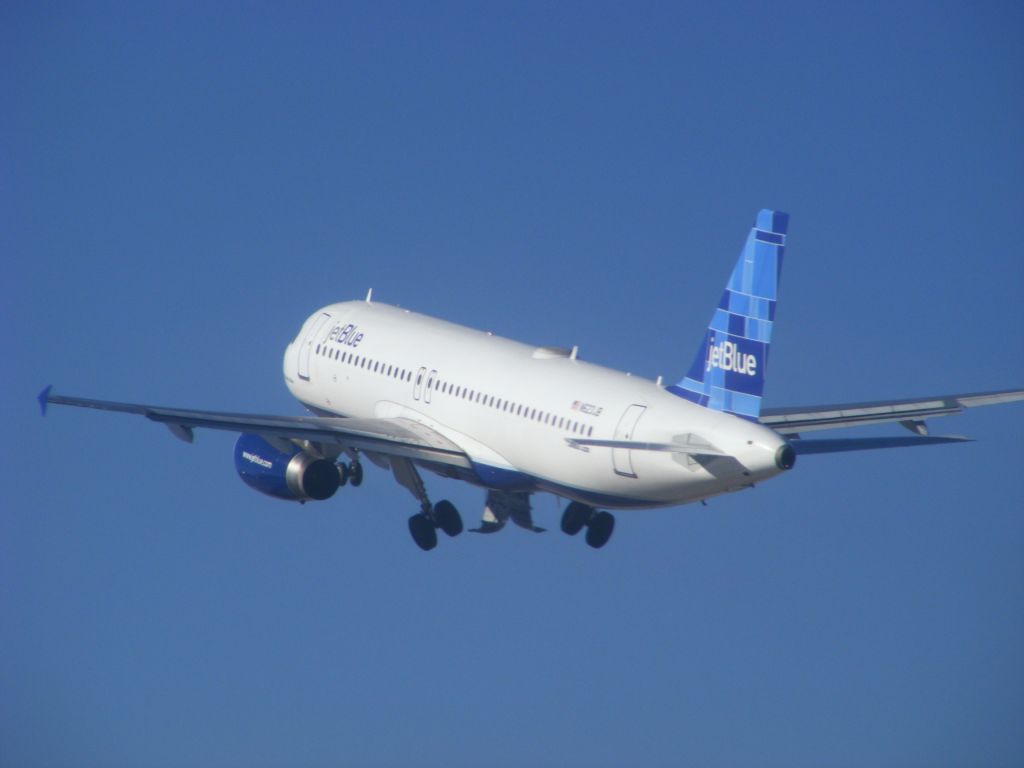 Airbus A320 (N623JB)