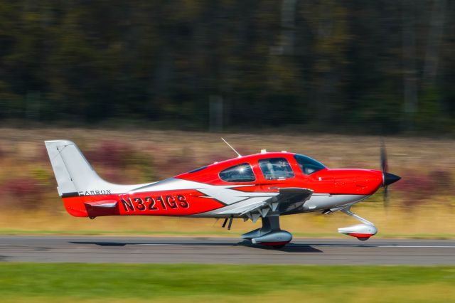 Cirrus SR-22 (N321GS) - Cirrus SR22T N321GS taking off from KLOM