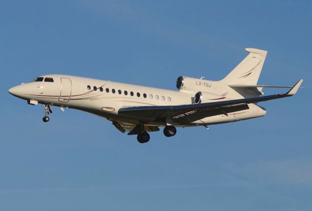 Dassault Falcon 7X (LX-TQJ)