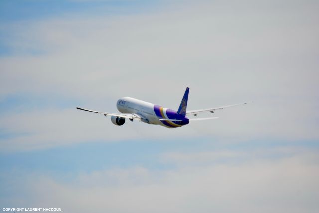 Boeing 777-200 (HS-TKP)