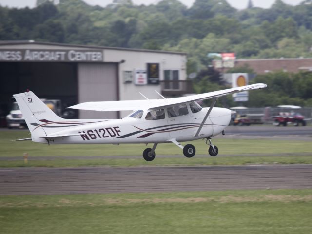 Cessna Skyhawk (N612DF) - Training fleet at Arrow Aviation (203) 744-5010 | 17 June 2015.