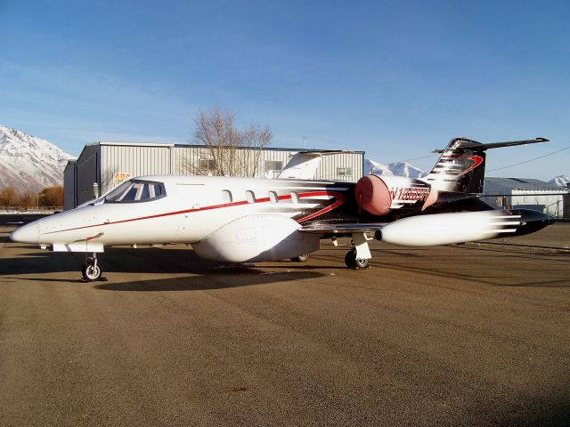 Learjet 35 (N136DH)