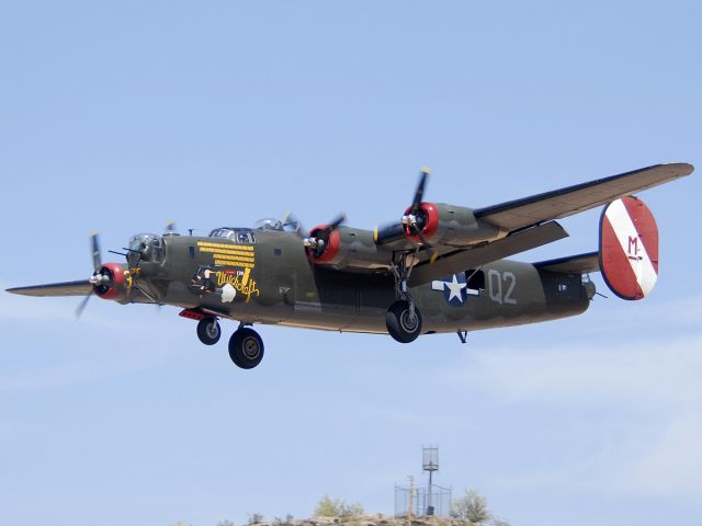 N224J — - Collings Foundation Consolidated B-24J Liberator N224J Witchcraft on approach to land on Runway 25 Left