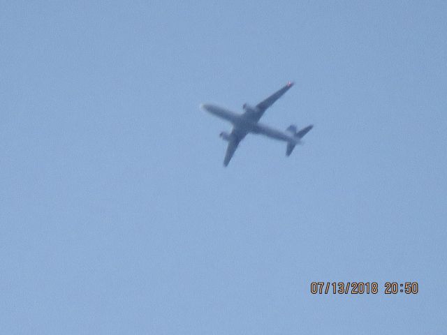 Airbus A320 (N409UA)