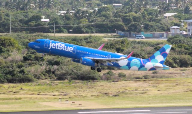 Airbus A321 (N957JB)