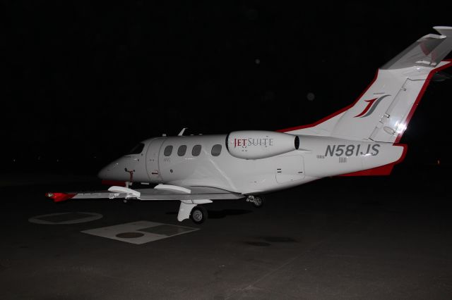 Embraer Phenom 100 (N581JS)