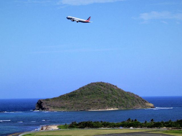 Airbus A321 (N160AN)