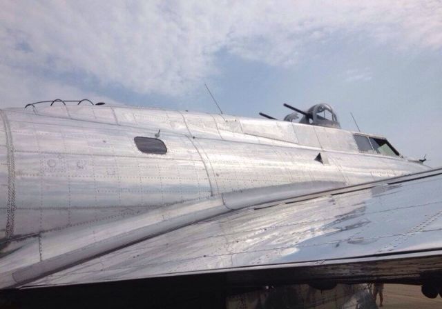 Boeing B-17 Flying Fortress (N3193G)