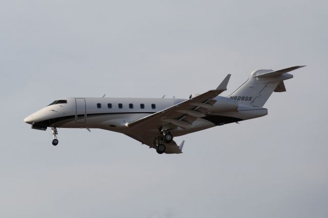 Bombardier Challenger 300 (N828SK) - 04/07/18