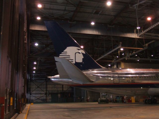 BOEING 767-200 (XA-JBC) - Parked in Hangar @ Goose Airport.(Last Year)