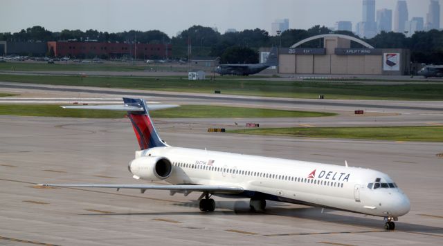 McDonnell Douglas MD-90 (N647NW) - Taxiing at MSP on 07/31/2011.  TO be reregistered as N918DH!