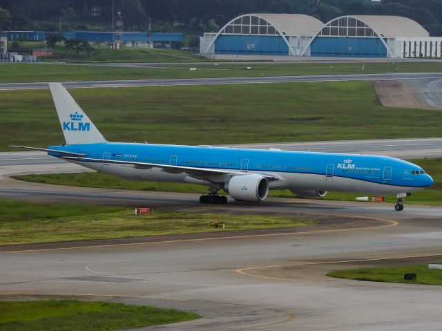 BOEING 777-300ER (PH-BVN)