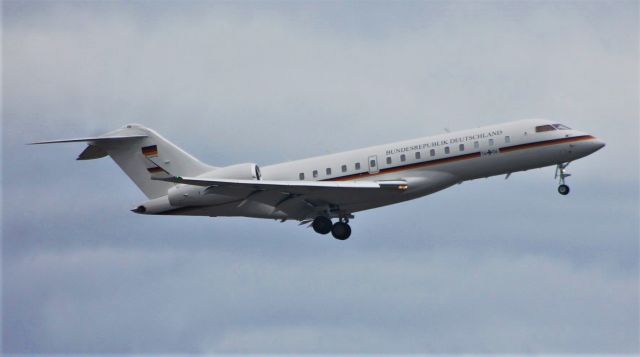 Bombardier Global Express (N1406) - Santa Maria Island International Airport - LPAZ - Azores. June 22, 2021.