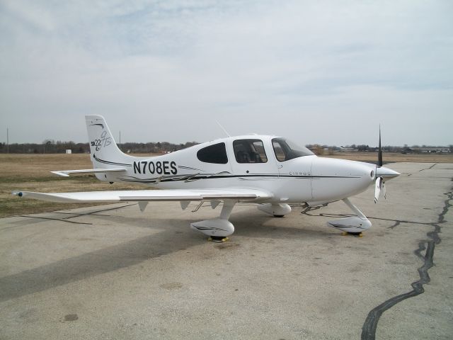 Cirrus SR-22 (N708ES)