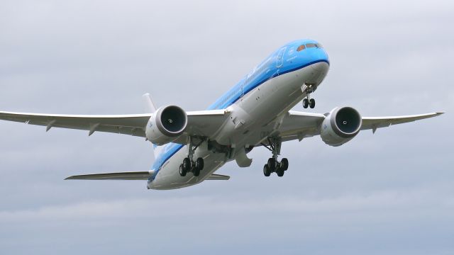 Boeing 787-9 Dreamliner (PH-BHI) - KLM7879 on rotation from Rwy 16R to begin its delivery flight to AMS/EHAM on 9/23/16. (ln 477 / cn 38755).