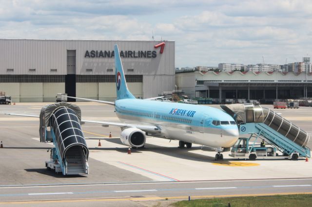 Boeing 737-900 (HL7727)