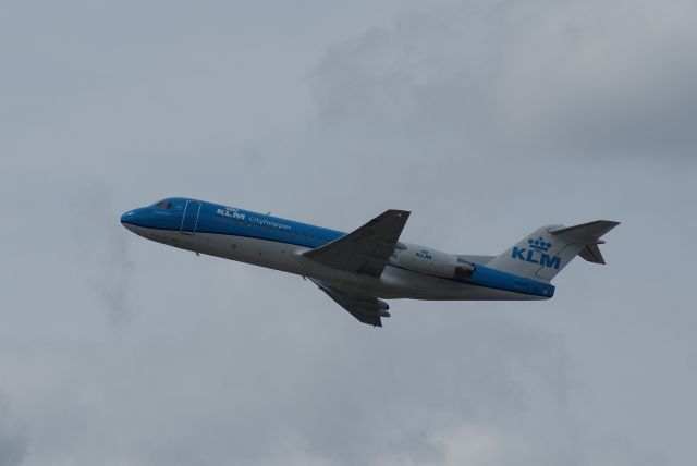 Fokker 70 (PH-KZB) - KLM Cityhopper F70 cn11562 Take Off EDDL