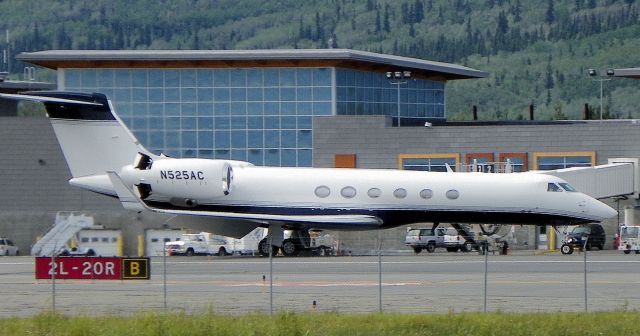 Gulfstream Aerospace Gulfstream V — - Thrust reversers on and slowing down.