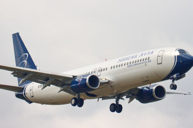 Boeing 737-800 (EK-SHD)