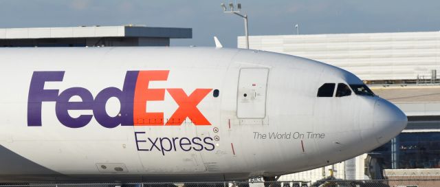 Airbus A300F4-600 (N663FE) - phoenix sky harbor international airport 14DEC21