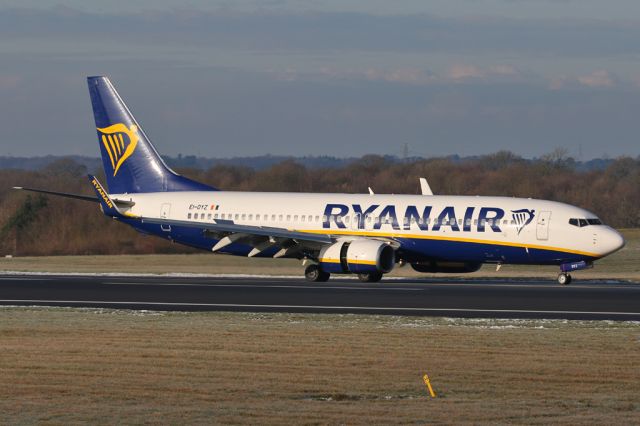 Boeing 737-800 (EI-DYZ) - RYR3502 on the return from Hamburg.