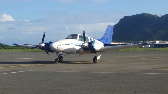 Beechcraft Baron (58) (N7220J)