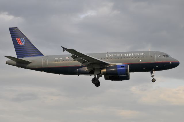 Airbus A319 (N807UA) - Seen at KDCA on 5/9/2009.