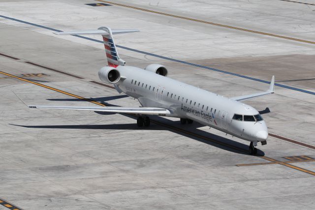 Canadair Regional Jet CRJ-900 (N247LR)