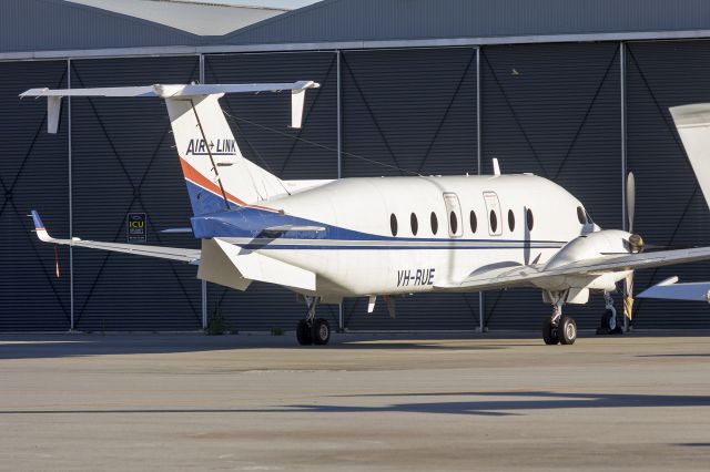 Beechcraft 1900 (VH-RUE) - Air Link (VH-RUE) Beech 1900D at Wagga Wagga Airport.