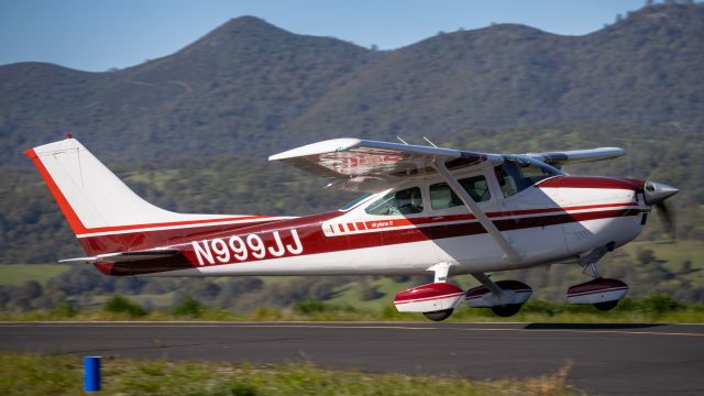 Cessna Skylane (N999JJ)