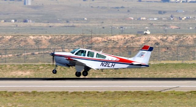 Beechcraft Bonanza (33) (N2LH)