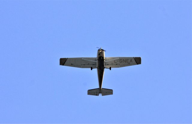 Cessna Skyhawk (C-GNEA) - C-GNEA Cessna Skyhawk 172-M ALM PAR AVION INC. survolant la ville de Lavaltrie le 08-07-2022 à 16:42