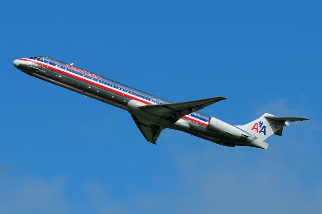 McDonnell Douglas MD-83 (N9403W) - Blasting off 17L headed back to DFW