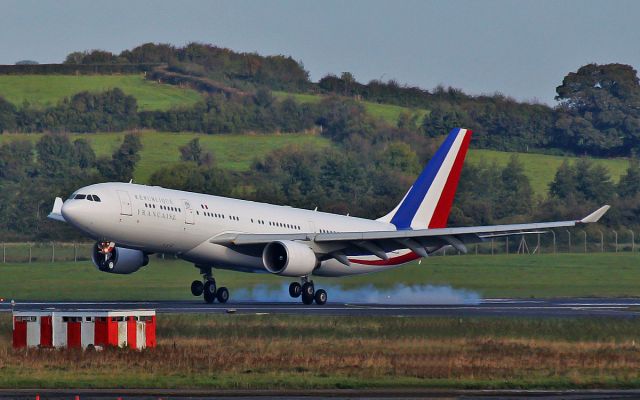 Airbus A330-300 (F-RARF) - french air force a330 f-rarf  doing a touch n go at shannon 13/10/14.