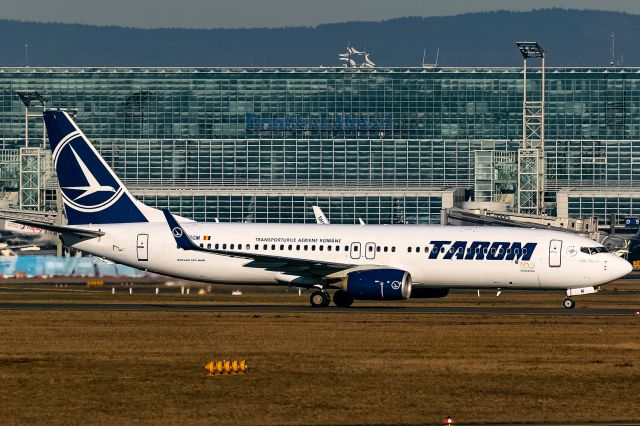 Boeing 737-800 (YR-BGM)