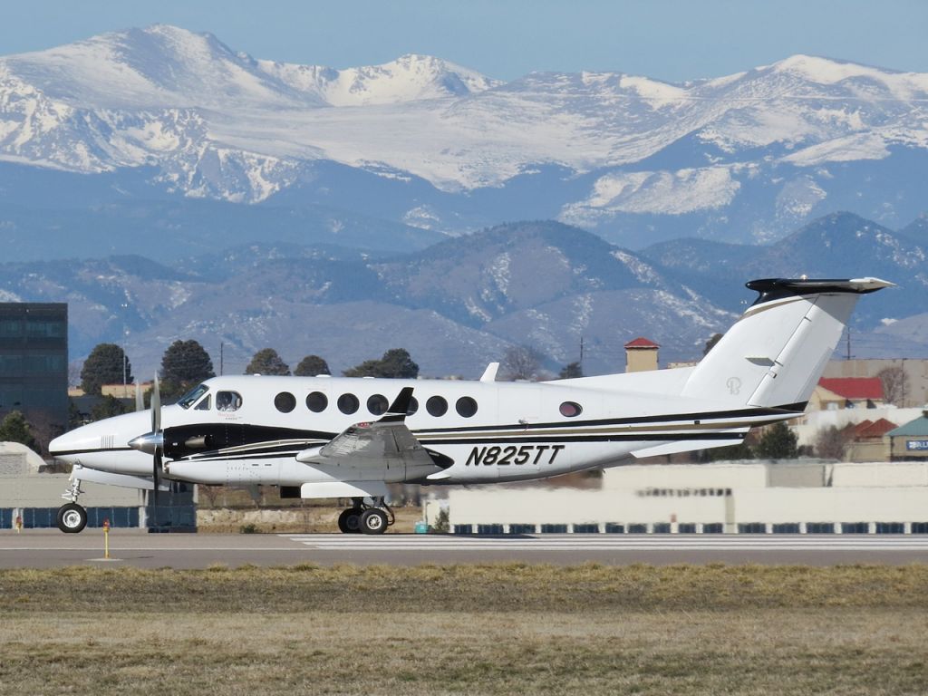Beechcraft Super King Air 300 (N825TT)