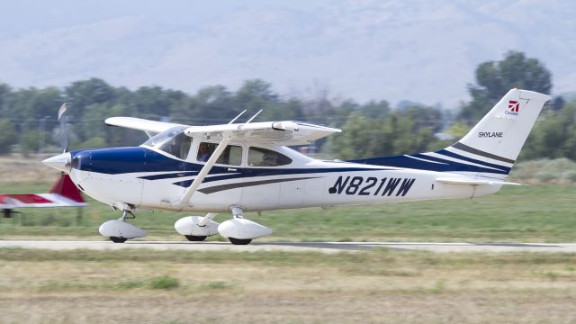 Cessna Skylane (N821WW)