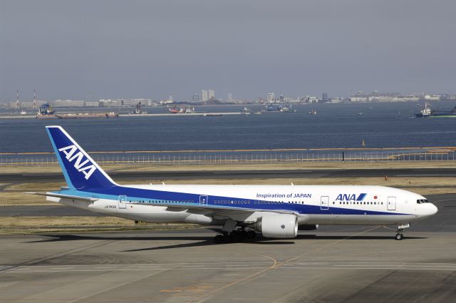 Boeing 777-200 (JA743A) - Taxing at Tokyo-Haneda Intl Airport on 2015/03/04