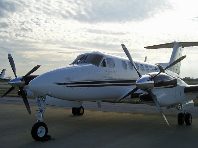 Beechcraft Super King Air 350 (N688JB)