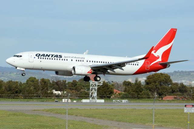 Boeing 737-800 (VH-VZS) - About to put down on runway 05. Thursday, 19 June 2014.