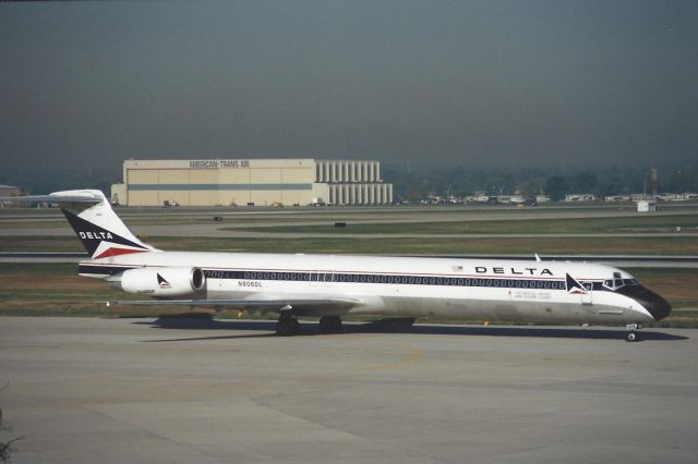 McDonnell Douglas MD-88 (N906DL)