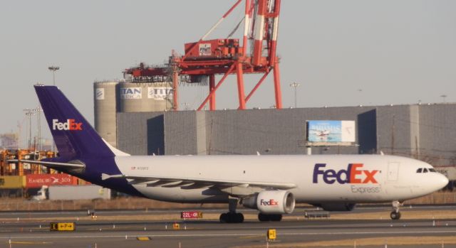 Airbus A300F4-600 (N728FD)