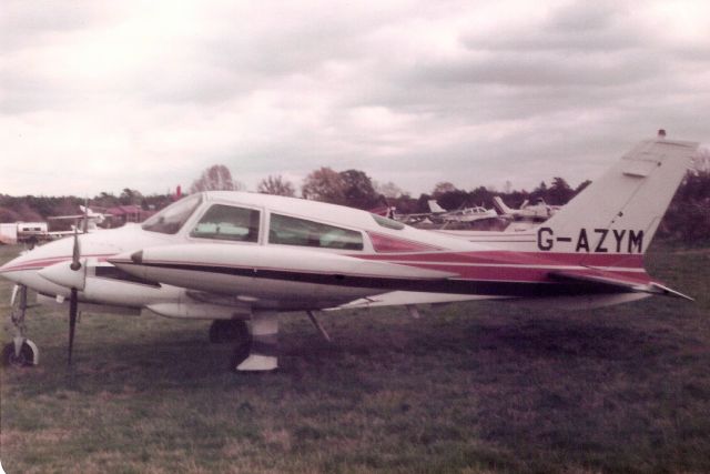 Cessna 310 (G-AZYM) - Seen here in Nov-84.br /br /Reregistered N218Y 27-Nov-03,br /then N218U 16-May-14. 