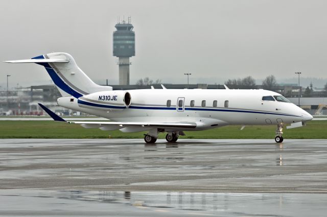 Bombardier Challenger 300 (N310JE)