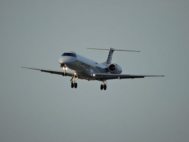 Embraer ERJ-145 (N604AE)